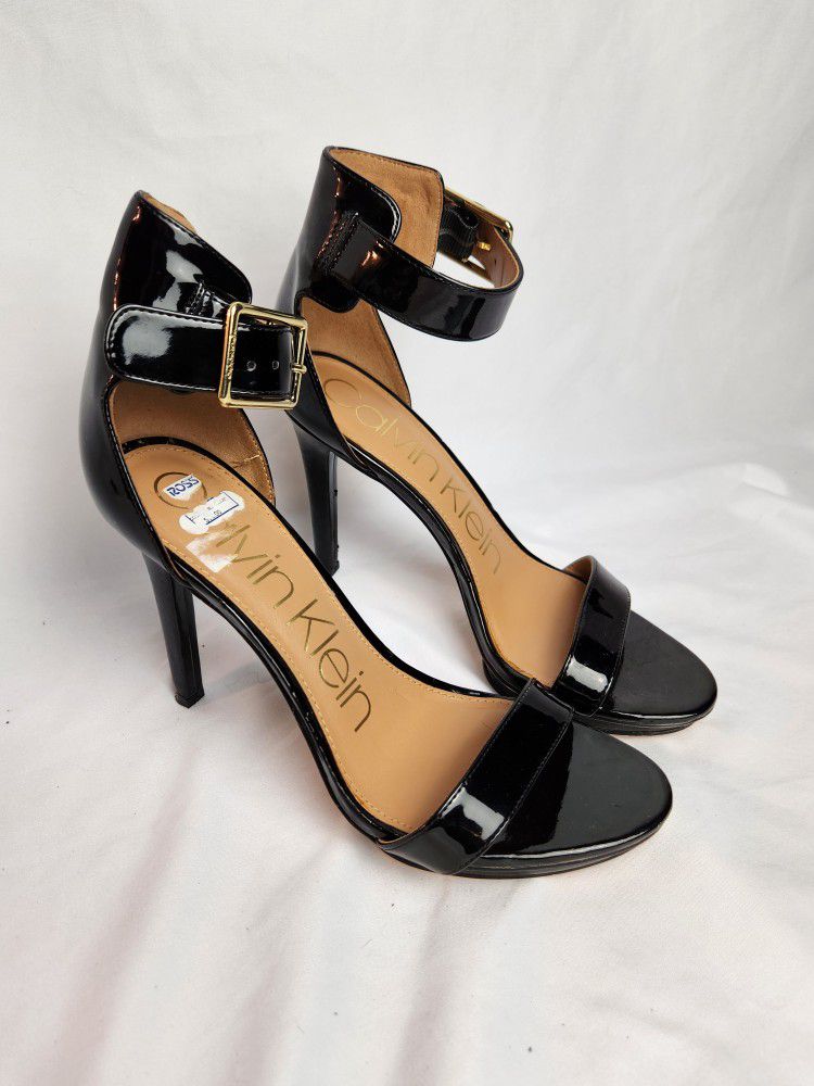 Calvin Klein Women's Black Vivian Platform Sandals size 8.5. 