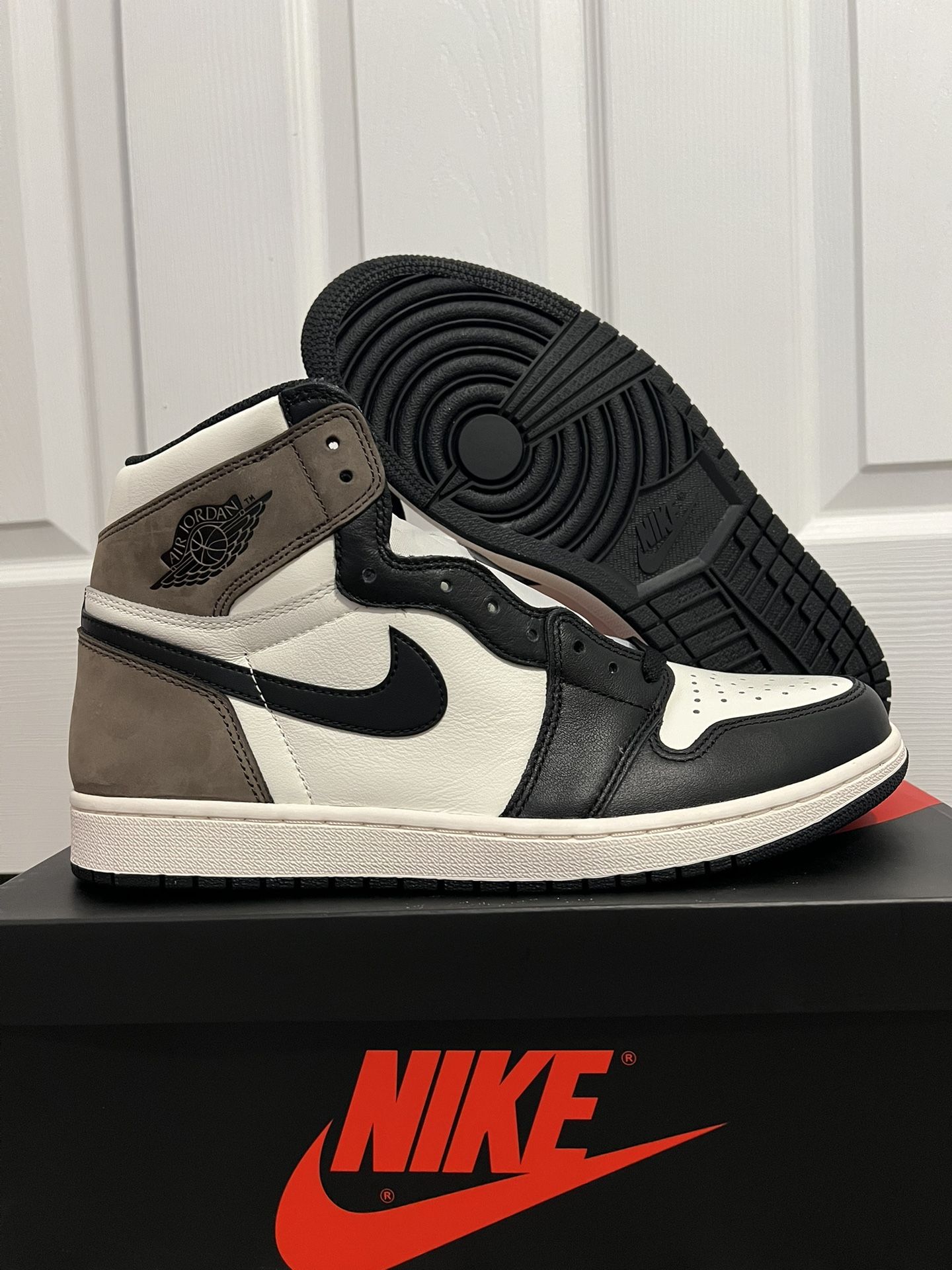 Jordan 1 Mocha - Size 11.5