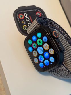Apple Watch Ultra 2 49mm Black titanium