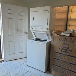 Frigidaire Washer Dryer Combo. Runs Perfect.  Only 5 Years Old