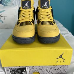 Jordan 4 Retro Lightning