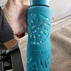 Zuzuro Silicone Beverage Tumbler W Interchangeable Lids. New