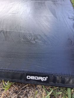 Truck bed cover