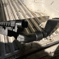 1994 F250 Air Filter Box With Breather Tube.