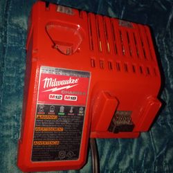 Milwaukee battery charger