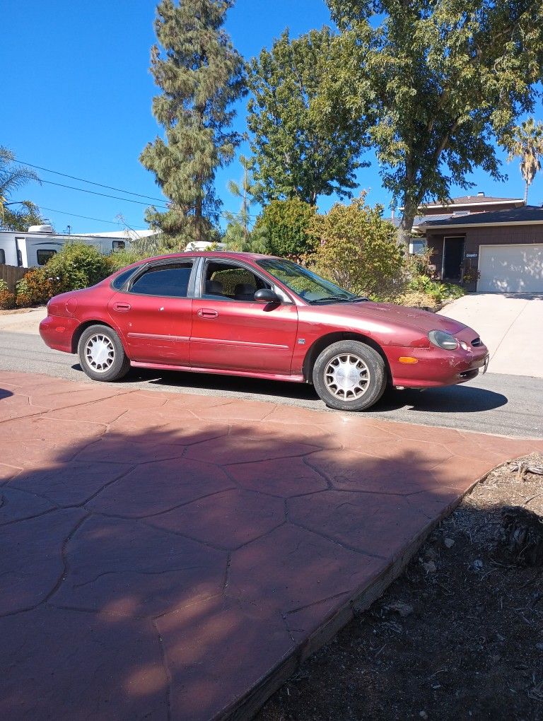 1999 Ford Taurus