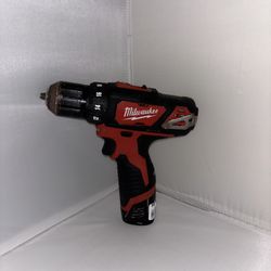 Milwaukee M12 3/8” Drill/Driver With 1 Battery