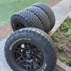 OEM Toyota Tacoma rims and tires 265/70/17
