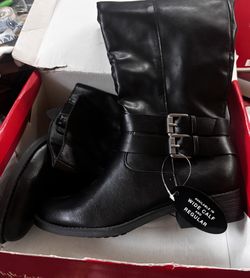 Woman’s Black Boots