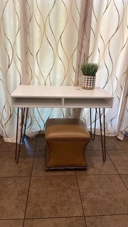 Vanity table/desk