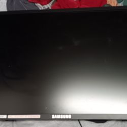 43" Samsung TV w/ Wall Mount