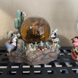 Disney Two Gun Mickey Snow Globe