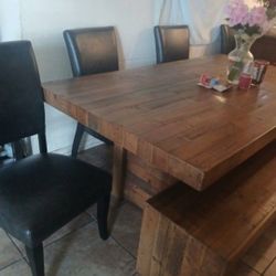 Ashley's Signature Design Dinning Table 