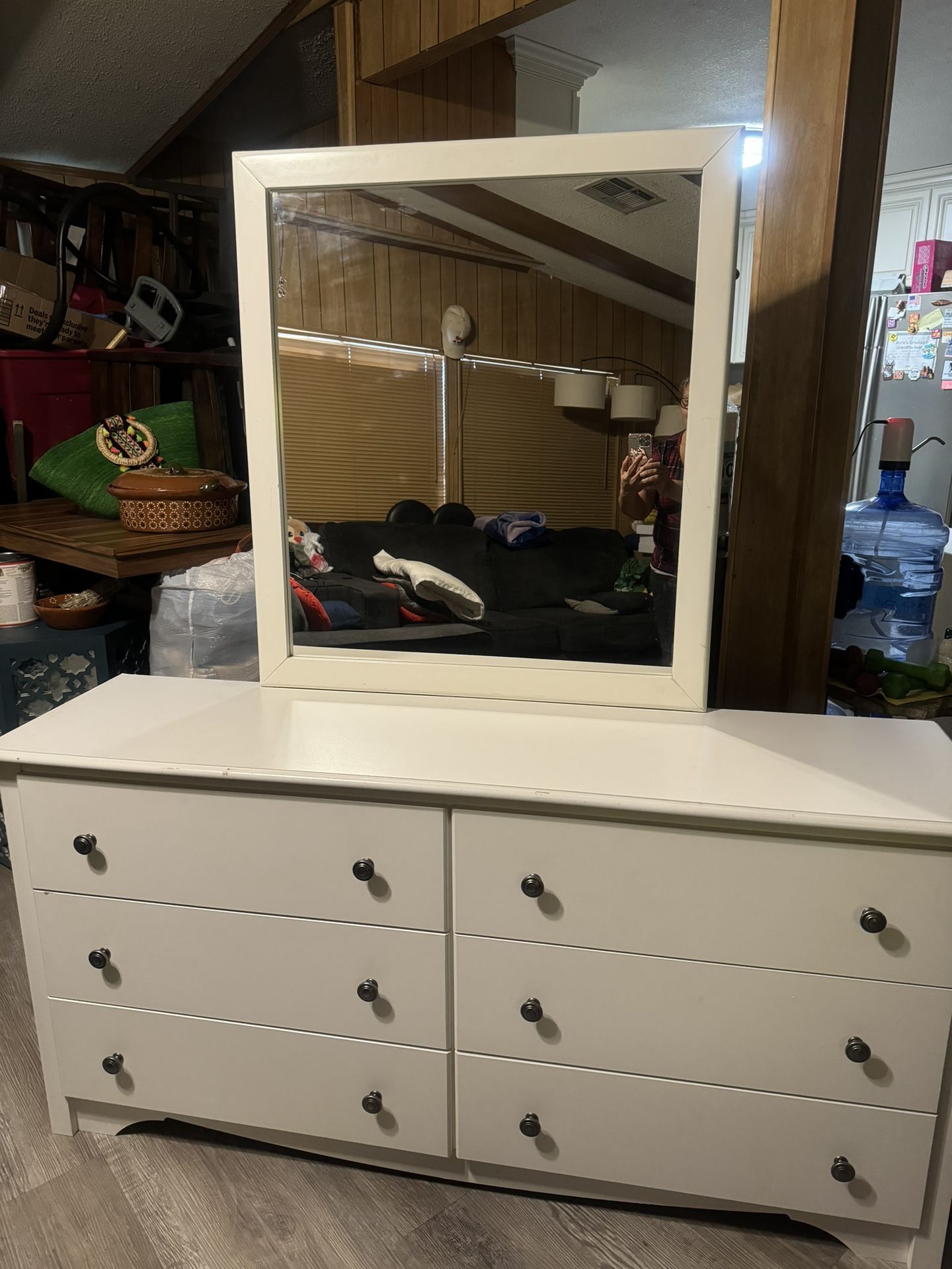 Dresser With Mirror.