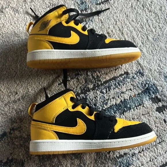 Air Jordan 1 Black/yellow