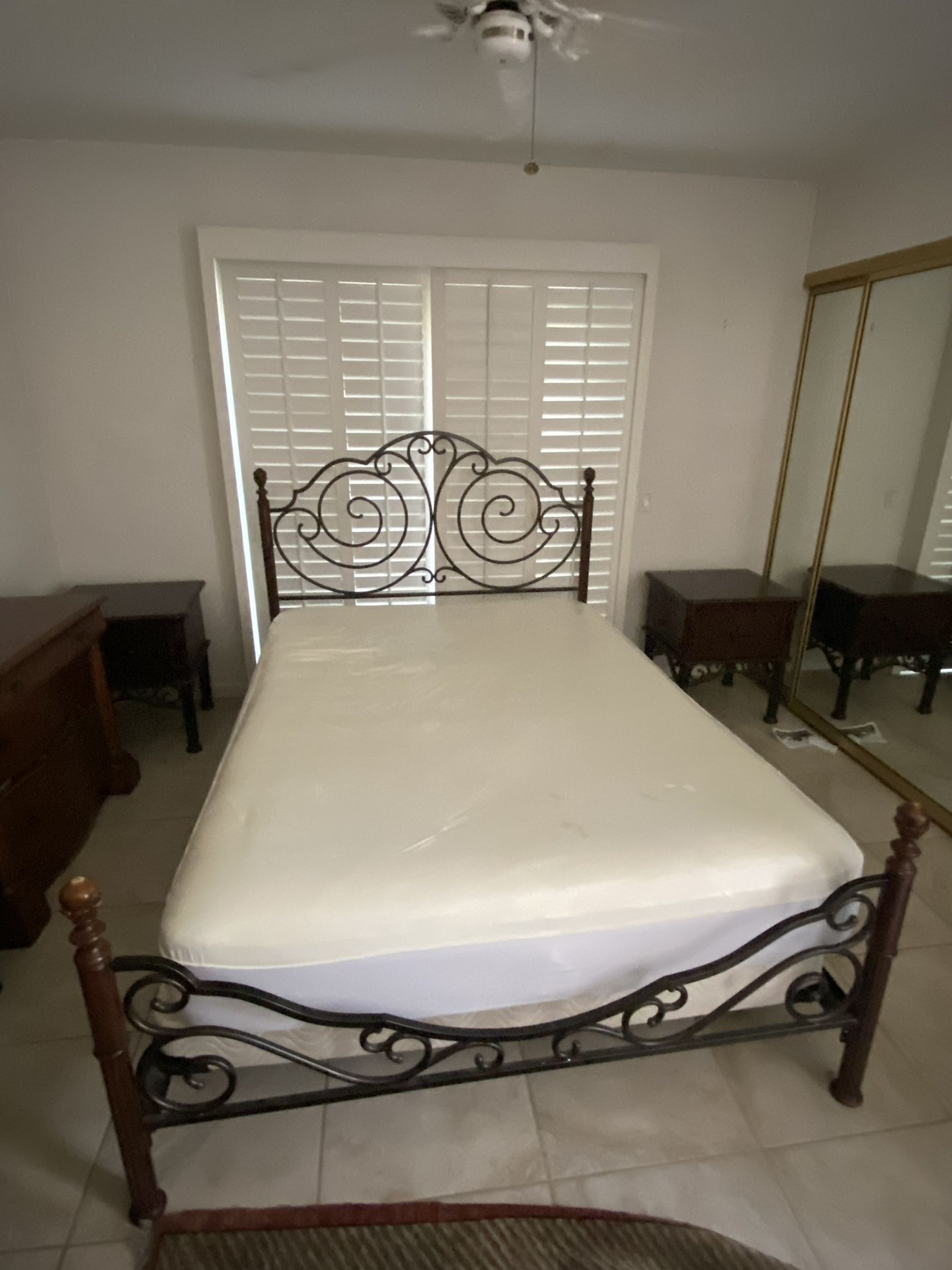 Queen Metal Bed Frame With Mattress
