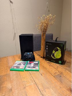 Xbox Series X 1TB with brand new Razer Headset + Game