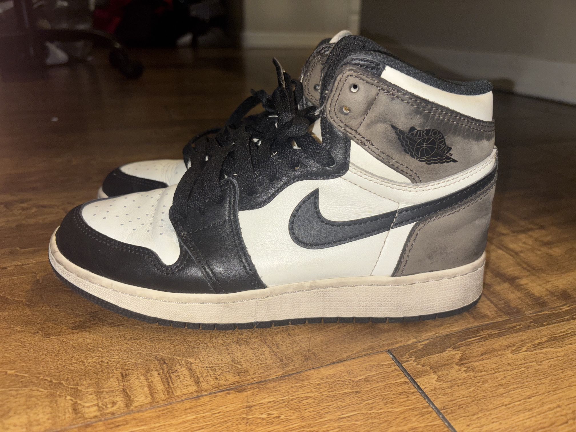 Jordan 1 Mocha Boys 5.5Y