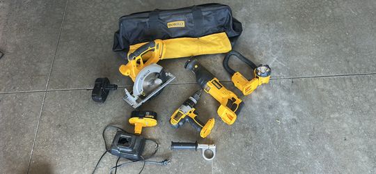 DeWalt 18 Volt Tool Kit