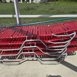 Pool Lounge Chairs .