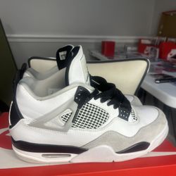 Jordan 4 Military Black size 9.5 barely used.