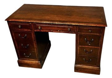 Beautiful, Vintage Small Writing Desk
