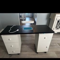 Nail Table 