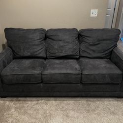 Queen Size Pull Out Couch 