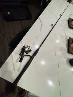 Spinning fishing combo. Great condition.