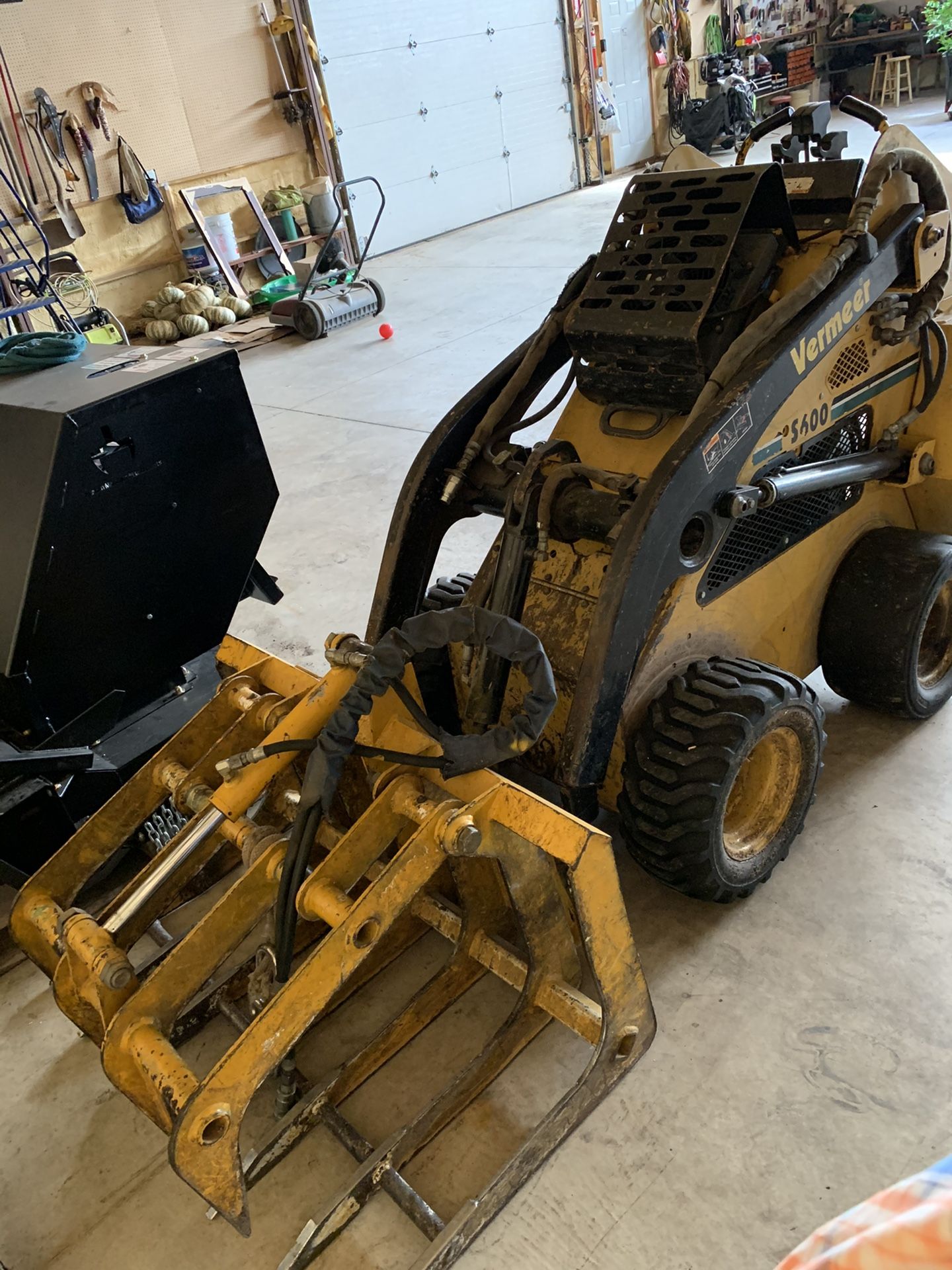Vermeer S600 mini skidsteer for Sale in Pingree Grove, IL OfferUp
