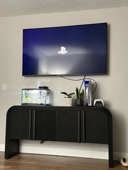 Black tv stand