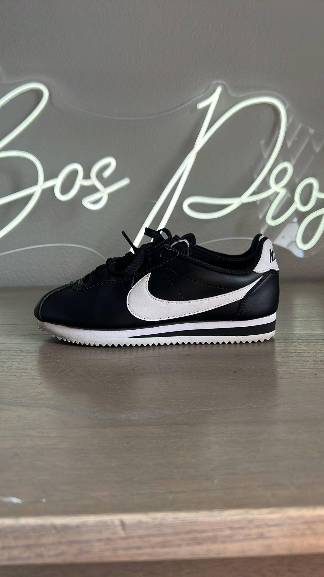 Nike Cortez Women’s Leather 7.5