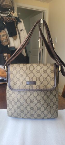 Authentic Gucci GG Sumpreme Messenger/,Crossbody Bag- USED(PRE-LOVED)