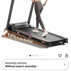 RENESTAR Treadmill// With 15 Percent Incline.. Built In Children Safety!! Like New !!
