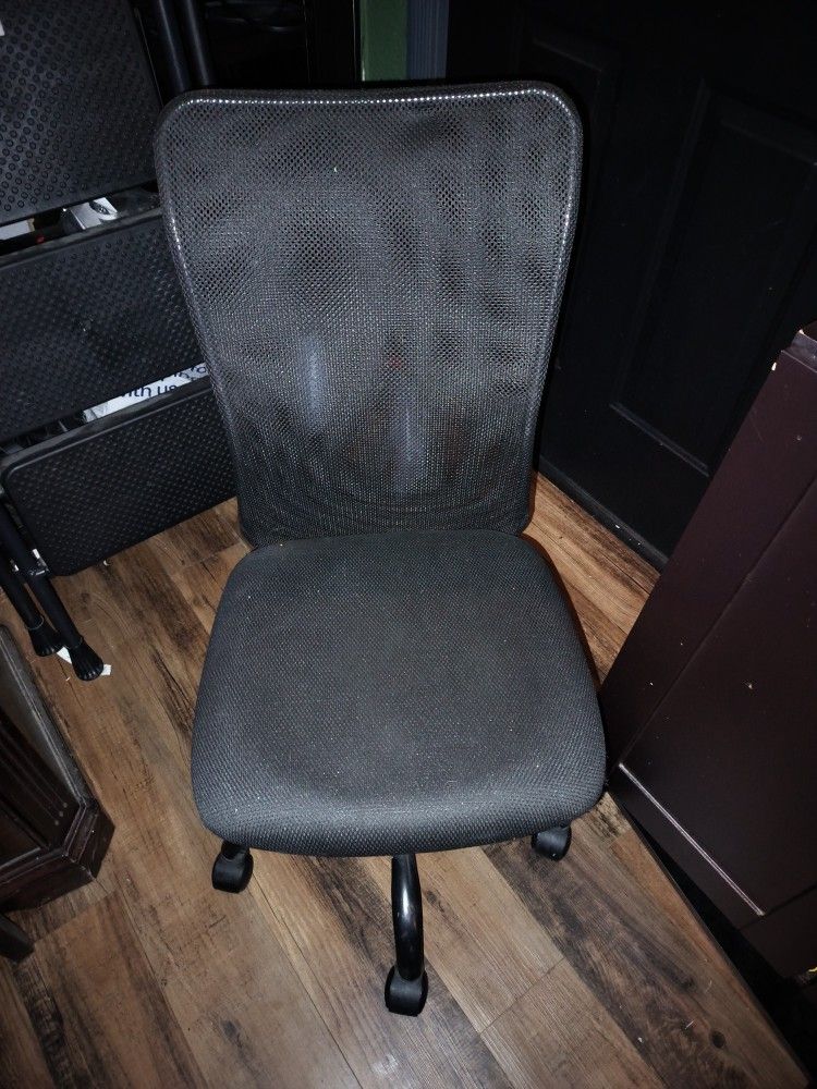 Black Mesh Office Chair