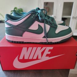 KIDS NIKES SIZE 5
