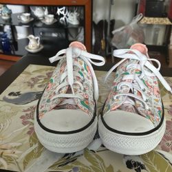 Girls Sz 3 ( New Converse ) $15
