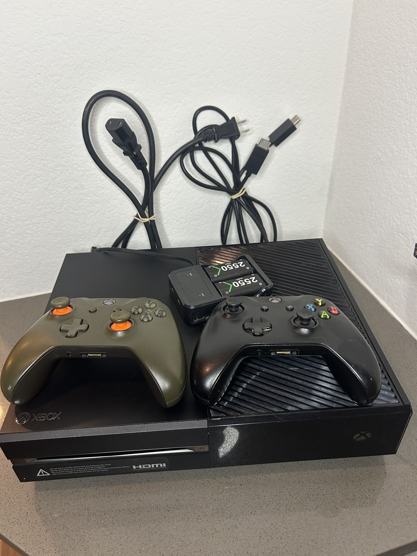 1 TB Xbox One Console/Dishonored 2