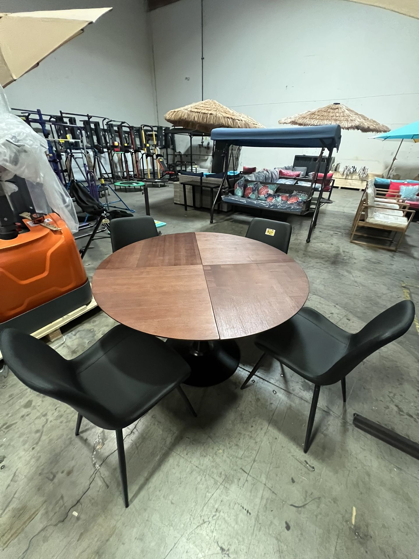 $225.00 !!! New 47.2” Round Wooden Dining Table + 4 Chairs Set