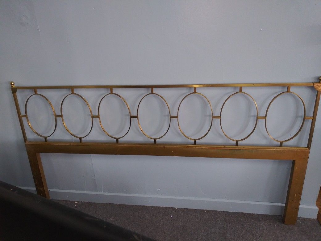 MCM KING BRASS HEADBOARD for Sale in Saint Petersburg, FL OfferUp