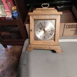 1980'S HAMILTON Wheatland CLOCK With Key 