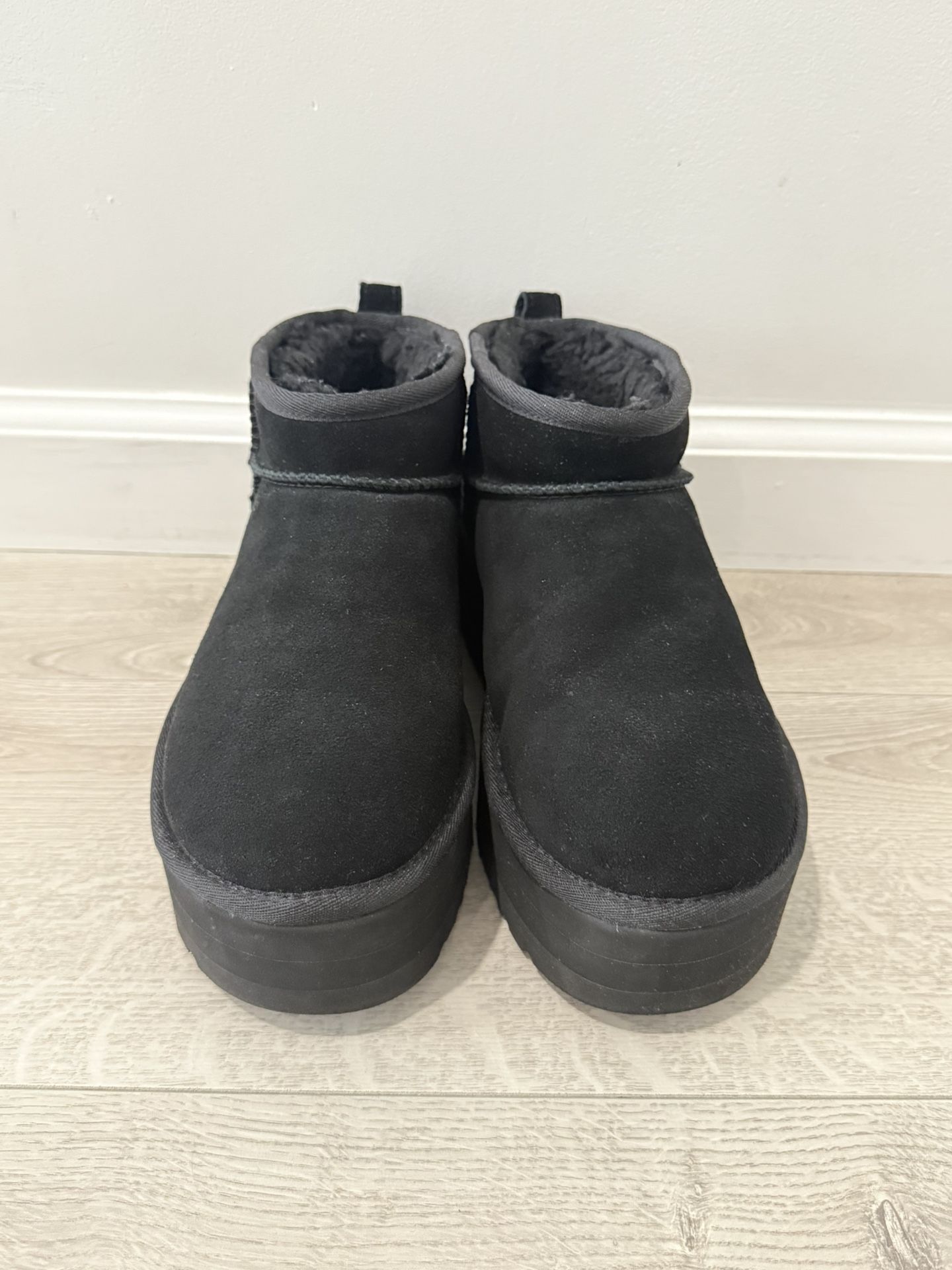 UGG Women's Classic Ultra Mini Platform Boot