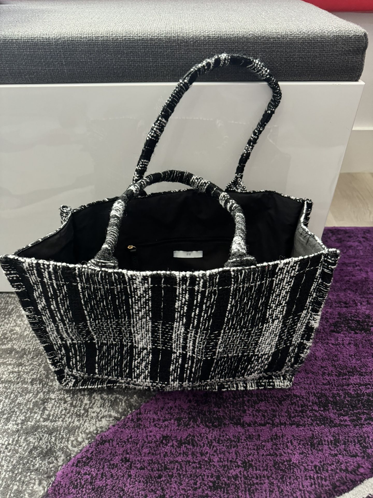 Women’s Tote Bag Medium Sized Bag $10