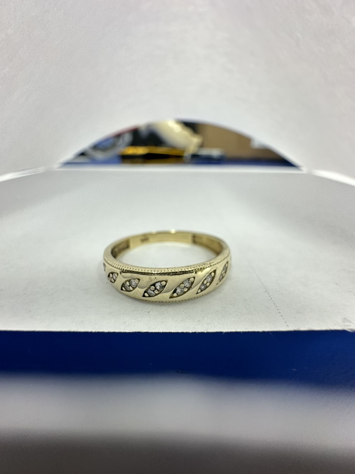 Wedding band 14kt Yellow Gold-Size 8