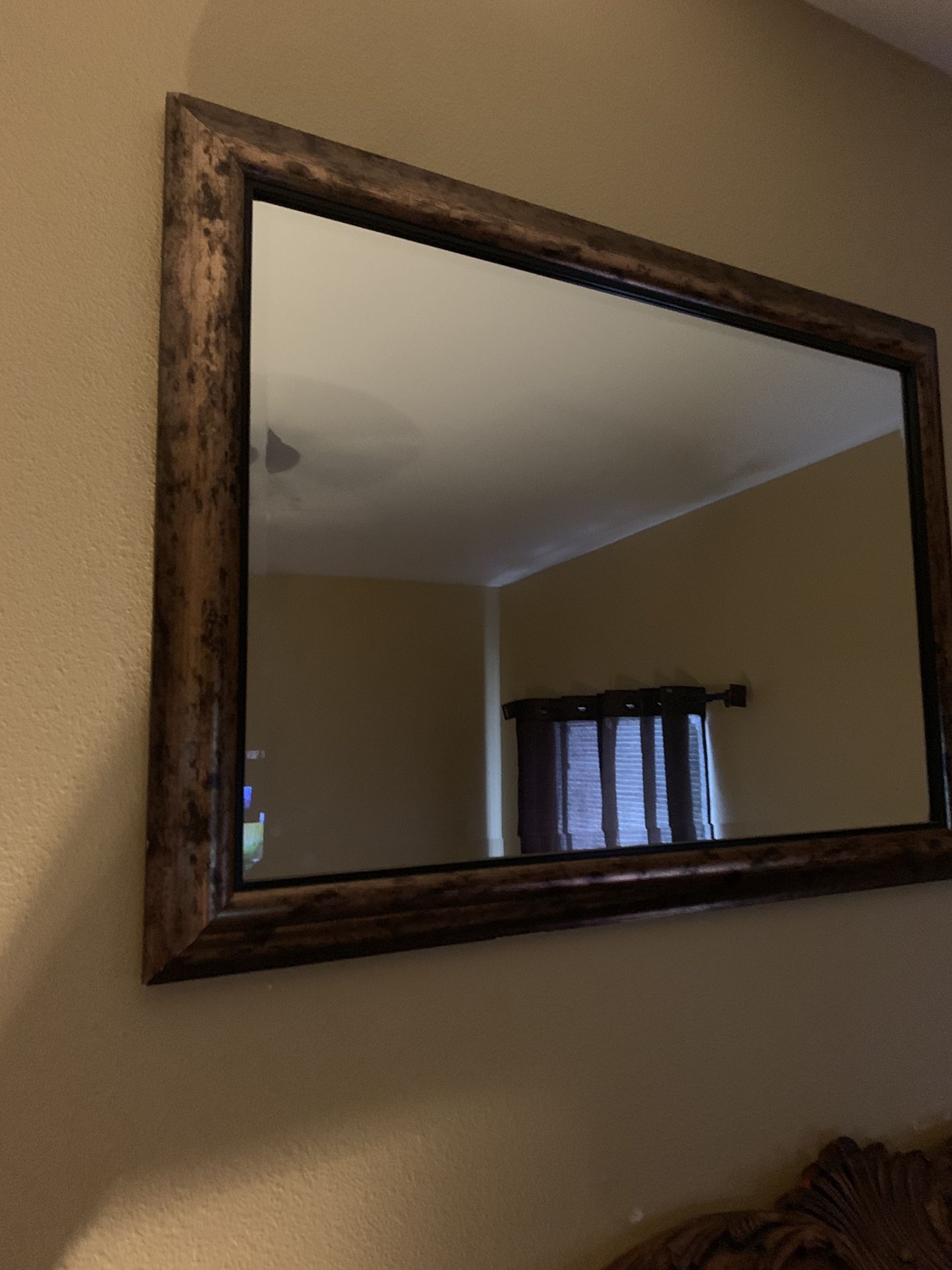 Wall mirror