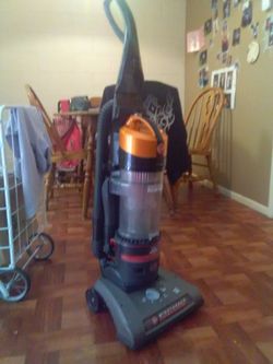 Automatically rewinds the cord works perfectly.vacume