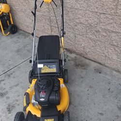 DEWALT GAS LAWN MOWER SELF-PROPELLED USED 