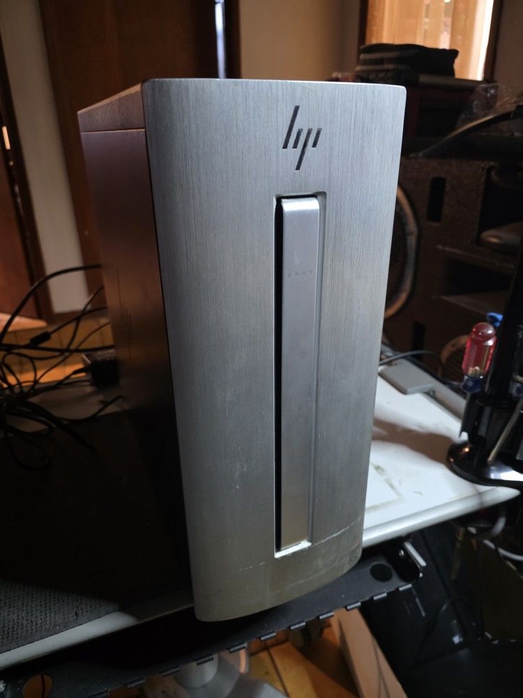 HP ENVY Pc. Intel-i7-CPU 16GB Ram 1TB SSD GPU: Radeon 