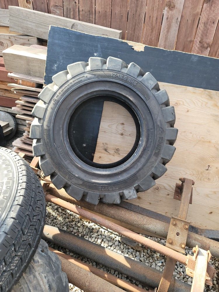 Tire For Bobcat, Caterpillar Or Any Wheel Skidsteer