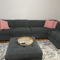 Sectional sofa-Like new